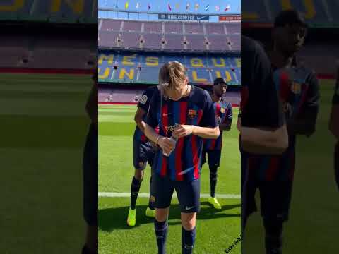 Ricky rich på Camp Nou & 1cuz #1cuz #barcelona #rickyrich #ronaldogesture #fördig #roligt