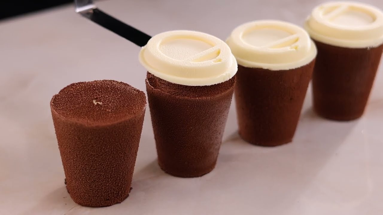 MUG Mold Demonstration PX3222S by Antonio Bachour