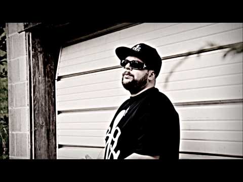 Big M.I.C. - Broken Family (prod. by StrayOne)