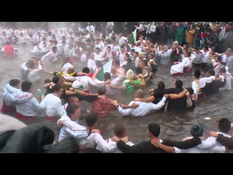 Мъжкото хоро в Калофер