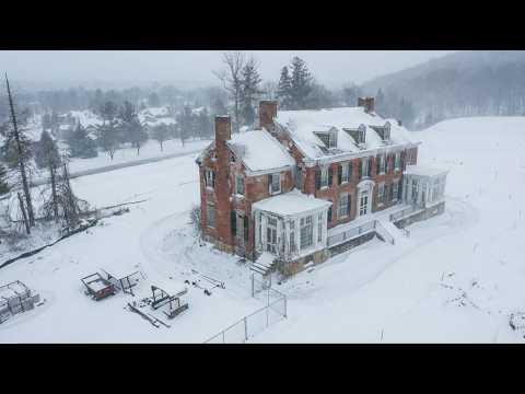 Abandoned New Jersey Home Got Hit By a Blizzard | Now I'm Inside