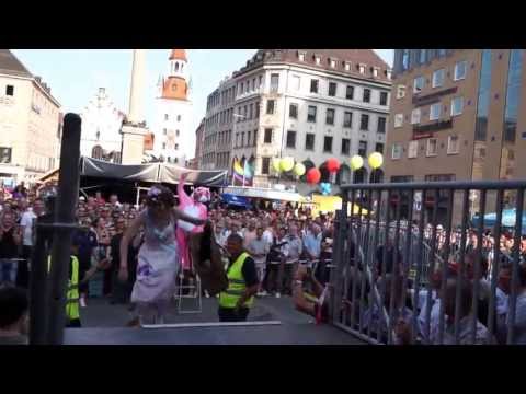 CSD München 2013 - PumpsRace am Marienplatz