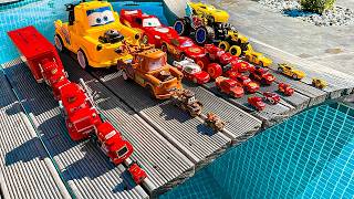 Download lagu Disney Pixar Cars falling into deep pool, Lightning McQueen, Tow Mater, Mack, Sally, Francesco mp3 Download lagu Disney Pixar Cars falling into deep pool, Lightning McQueen, Tow Mater, Mack, Sally, Francesco mp3