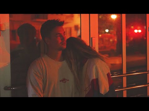 Louis Held - Bei Dir feat. Revelle (Offizielles Musikvideo)