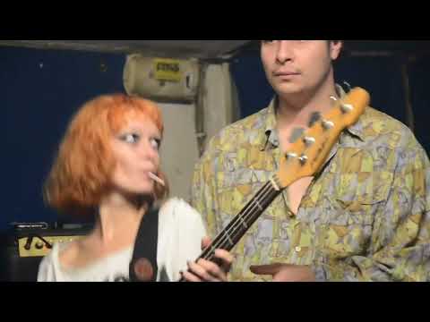 Bande annonce pour un projet de documentaire nommé "FILS DE PUNK"