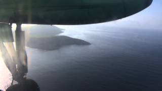 preview picture of video 'Wideroe Dash 8-200 LN-WSA landing in Hasvik arriving from Tromsö'