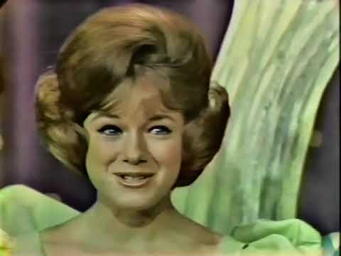 The Lennon Sisters with The Sweetheart Tree