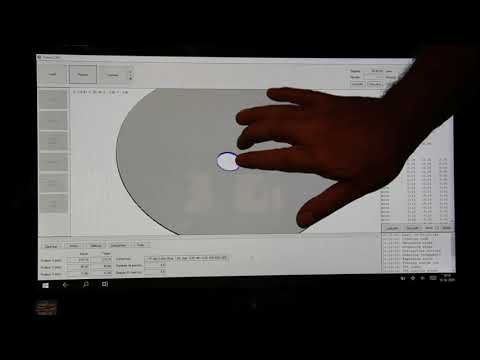 Hul i stålplade der skal erstatte den gamle afløbsplade.