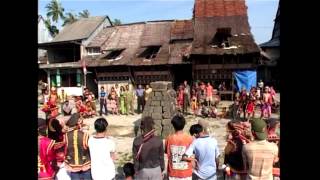 preview picture of video 'Lompat Batu Nias - The Coming of Age Ritual'