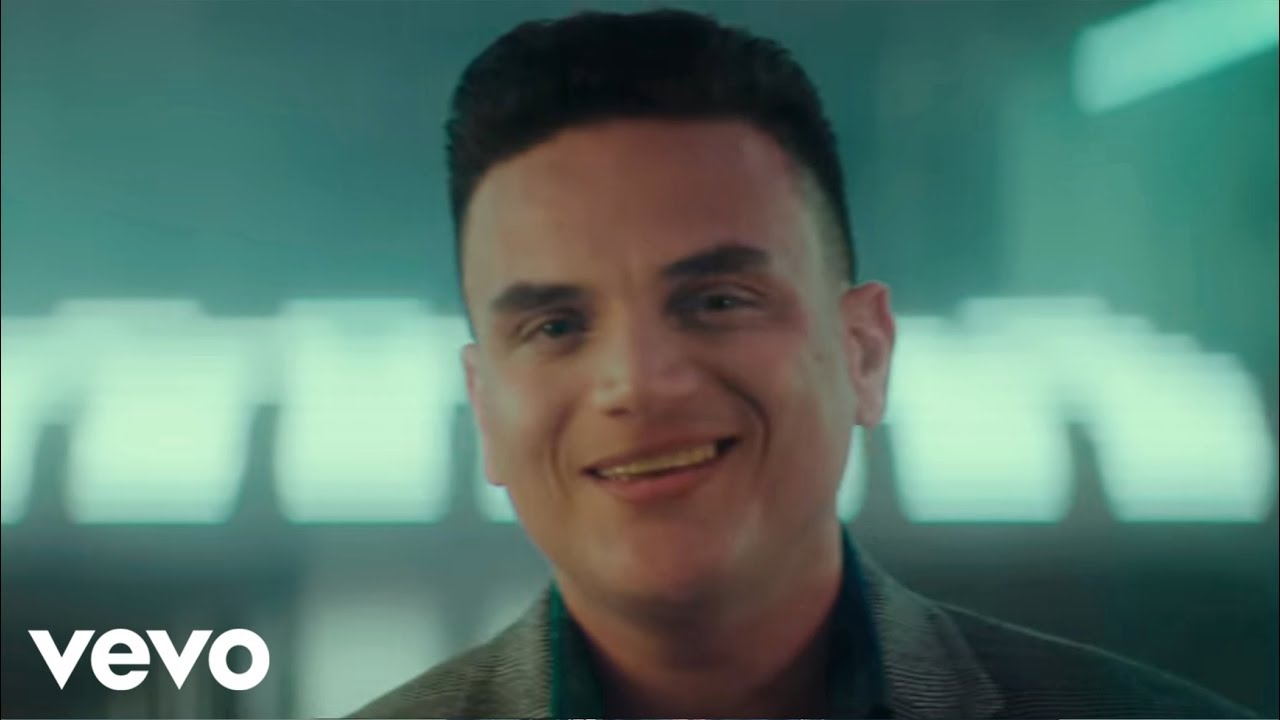 Silvestre Dangond, Maluma — Vivir Bailando