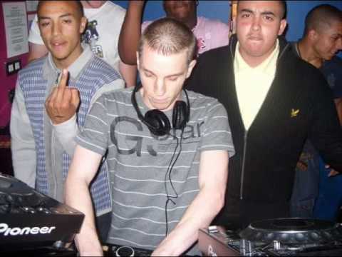 DECKSTAR FT ANTIX-TIX AN DECKSTAR! (MASHUP VERSION! BASS FREAK/THE MUSIC)