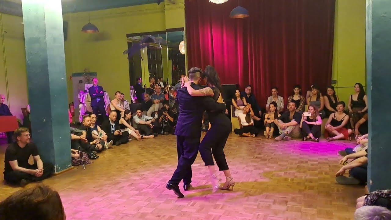 Majo Martirena & Rodrigo Fonti - Ese sos vos (1/4)