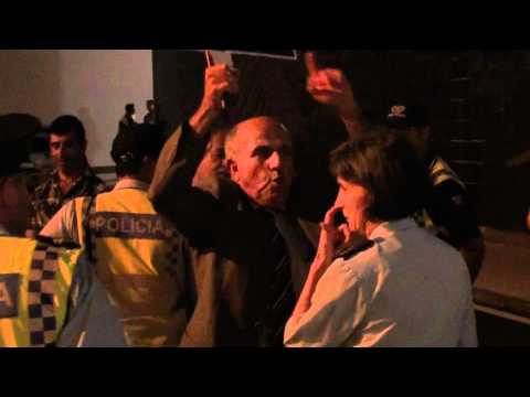 Protesto no Aeroporto da Madeira - Jardim chega de Viagem Secreta