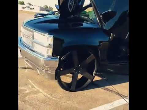 Chevy Silvarado on 30 in Dub Ballers