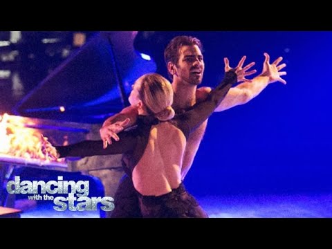 Nyle DiMarco and Peta Murgatroyd Freestyle (Week 10) | Dancing With The Stars