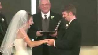 Bride Can&#39;t Stop Laughing During Wedding Vows