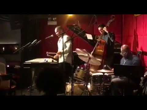 Warren Wolf at The Jazz Standard singing "Searching" by Roy Ayers