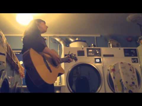 Annie Dressner - Between The Bars (Live at The Old Cinema Launderette)