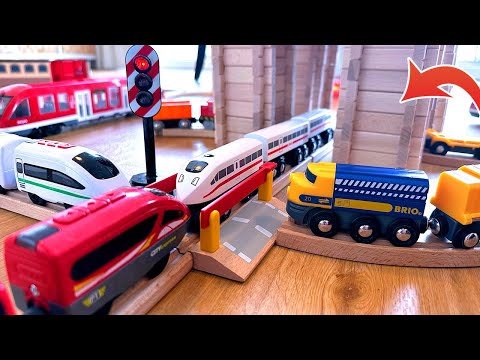 Reise zum Zauberbahnhof | Züge Fahrzeuge Eisenbahn Schienen Spielzeug aus Holz für Kinder von Brio
