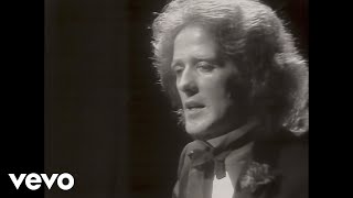 Gilbert O&#39;Sullivan - What&#39;s in a Kiss (Official Video)