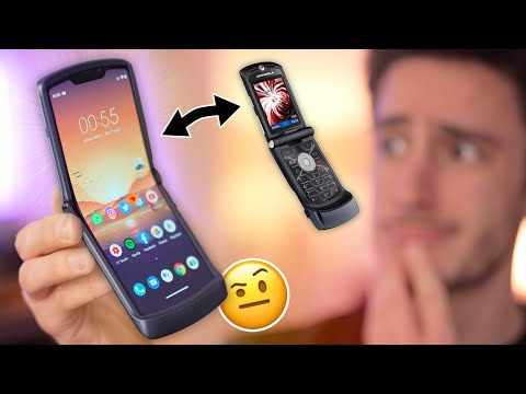 I tested Motorola's Vintage Foldable Smartphone! (RAZR 5G)