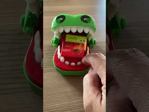 gator VS lindt premium #youtube #youtubeshorts #viral #asmr #trending #satisfying #fun #chocolate