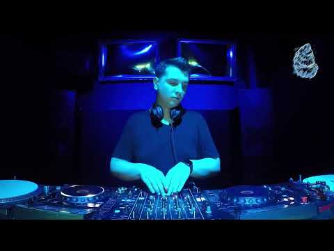 The Blue Oyster: Martin.K_OFF / 25.08 / 19 - 20