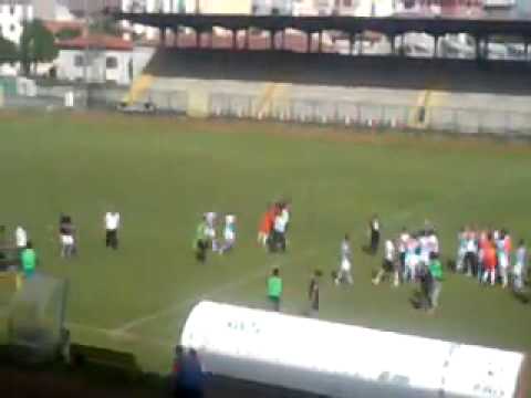 Festa Biancoblù al fischio finale. Pro Patria in C1