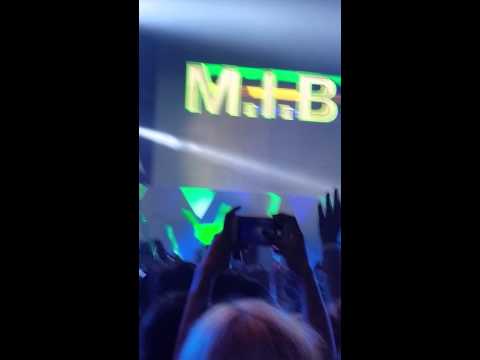 [FANCAM] 140607 MUSIC BANK BRAZIL - Opening 'Vou deixar'