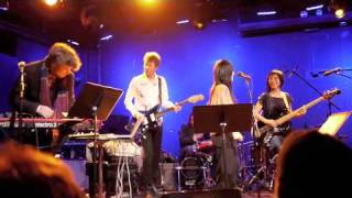 Cibo Matto - Birthday Cake (live at Le Poisson Rouge, NYC, 12/6/2010)