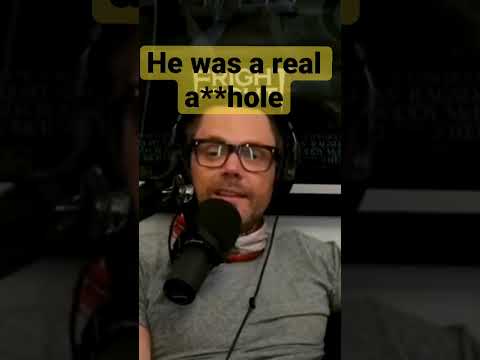 Joel McHale (Jeff) Gives His Opinion of Chevy Chase (Pierce) on COMMUNITY #shorts #community