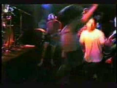 Videoclip de Along The Way (Live) — Bad Religion