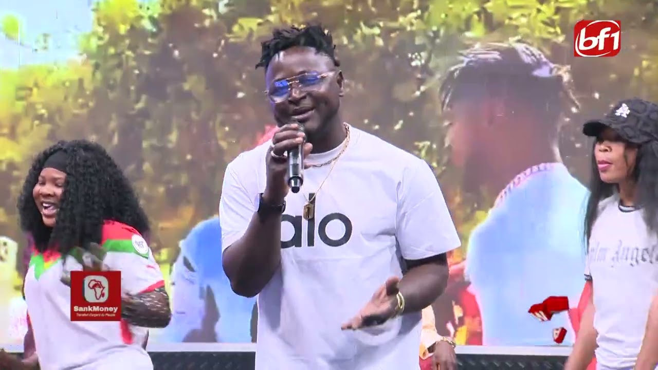 "Mam nin fom" : l'artiste One JTS chante l'amour à Reem Wakato