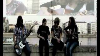 The Tits - I'm Who I Am [OFFICIAL MUSIC VIDEO]
