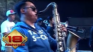 Download lagu Donlego - Antara Aku Kau Dan Dia  (Live Konser Bandung 7 Mei 2016) mp3