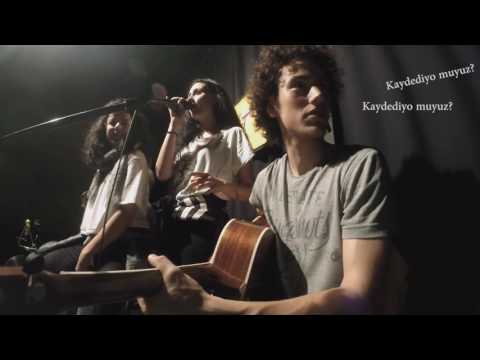 Happy - Evrencan Gündüz (Ezgi Alaş / Duygu Soylu) @Hangart