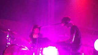Matt and Kim "Wires" 06/07/11