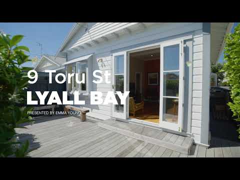 9 Toru Street, Lyall Bay - Wellington (Emma Young & Craig Lowe)