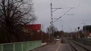 preview picture of video 'Kuvauspaikka: Täällä pohjantähden alla, juna saapuu Urjalan asemalle'