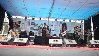 shadow in shade-stone formula