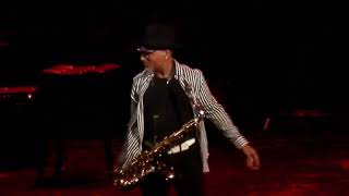 &#39;Wailing&#39; Kirk Whalum - &quot;Medley Of Hits&quot; (LIVE)