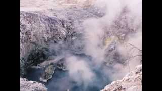 preview picture of video 'Wai-O-Tapu Thermal Wonderland with ZoomOn!NZ Photo Tours'