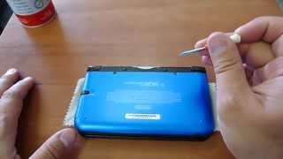 How to replace the battery in a 3DS XL.