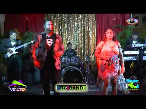 Nadia Madoo - Yeh Kahan Aa Gaye Hum ft RG Band