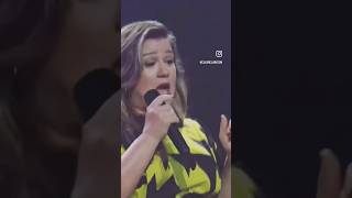 Kelly Clarkson &amp; Salt N Peppa performing “Whatta Man”🔥 #shorts