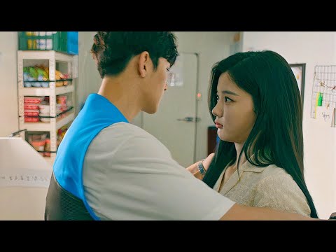 A crazy rich boss falls in love with his pretty but ordinary employee