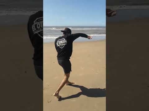 Boxer Raekwon Baas a.k.a. Raeky SNG with his track Aktieff