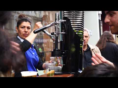 1. Mai 2013 in Berlin - Impressionen vom Myfest in Kreuzberg (2)