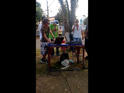 Garub, Nayron e Ruan mandando um som na praça J - Inocoop - Guarulhos - SP