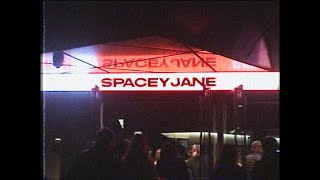 Musik-Video-Miniaturansicht zu One Bad Day Songtext von Spacey Jane